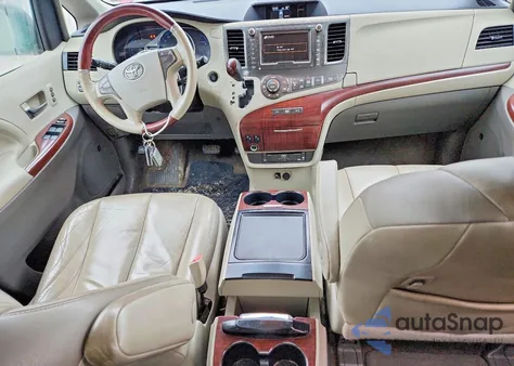 2012 Toyota Sienna Xle z USA, uszkodzony, nr VIN 5TDDK3DC6CS035595